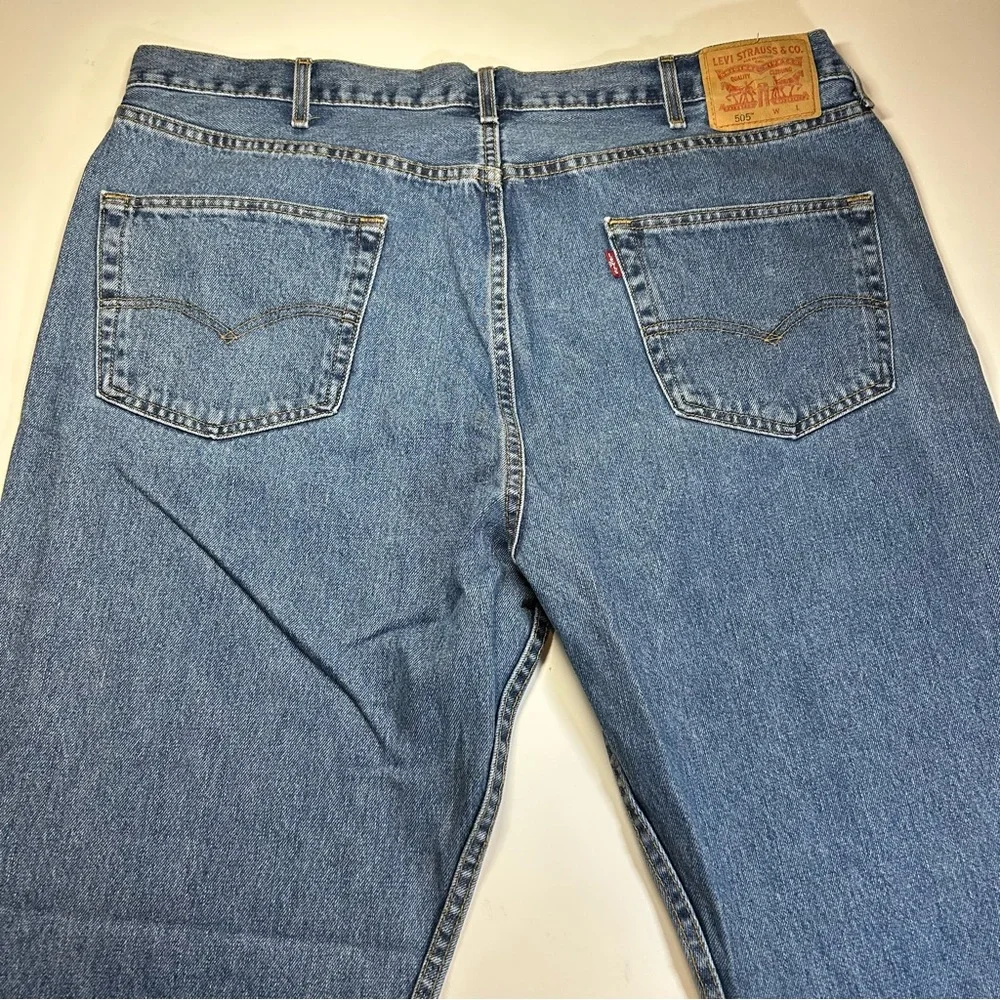 Levi’s 505 Men's Regular Fit Straight Leg Blue Denim Jeans Pants Size 44 x 32